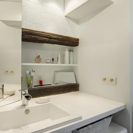Mouffetard Apartment *